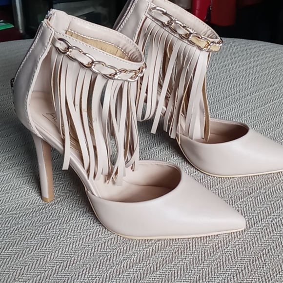 Shoes - Picture 2 of 2